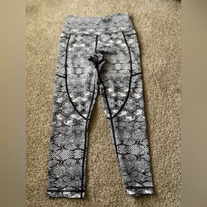 Zyia Capri leggings